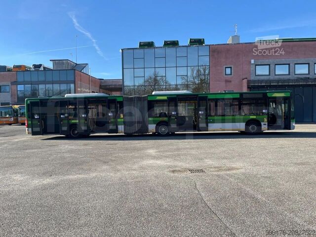 Autobus articolato Mercedes-Benz O 530