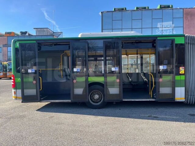 Autobus articolato Mercedes-Benz O 530