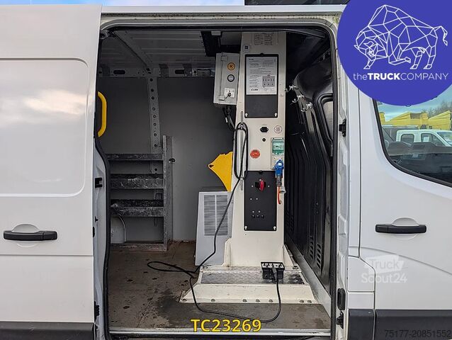 Подъемная платформа Renault Master Hoogtewerker