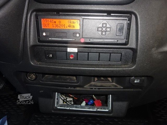 Transportador con plataforma y toldo IVECO Daily Doka 70 C18 Pritsche/Plane Standhzg