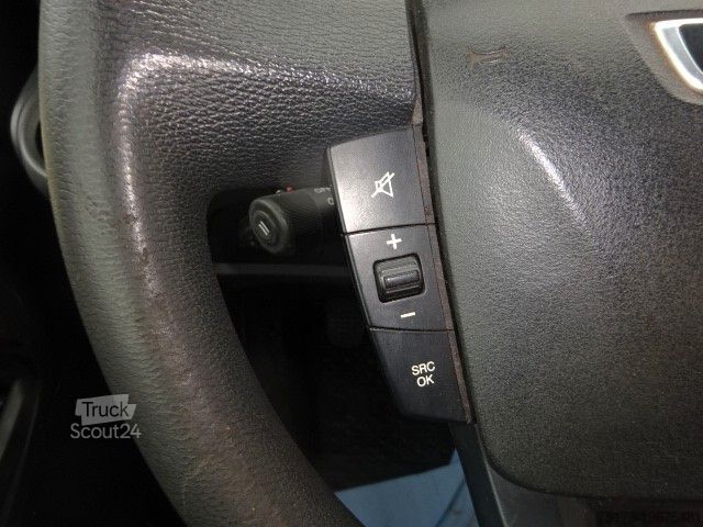 Transportador con plataforma y toldo IVECO Daily Doka 70 C18 Pritsche/Plane Standhzg