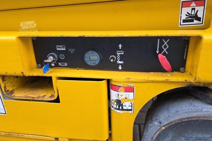 Scissor lift Haulotte Compact 8 As-Is, Electric, 8.2m Working Height, 35