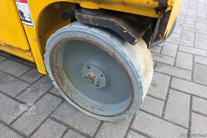 Scissor lift Haulotte Compact 8 As-Is, Electric, 8.2m Working Height, 35