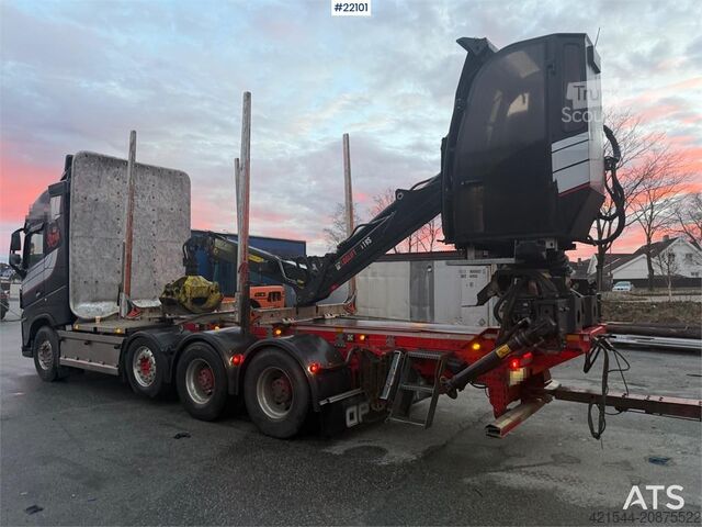 Log transporter Volvo FH16 8x4 Globetrotter Royal timber truck w/Loglift