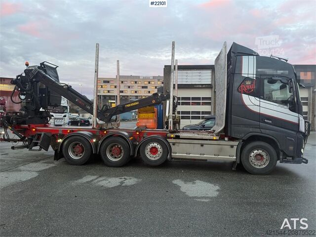Log transporter Volvo FH16 8x4 Globetrotter Royal timber truck w/Loglift