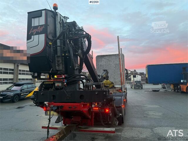 Log transporter Volvo FH16 8x4 Globetrotter Royal timber truck w/Loglift