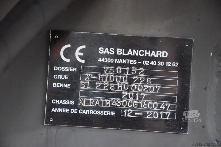 Tovornjak z žerjavom DAF CF 530