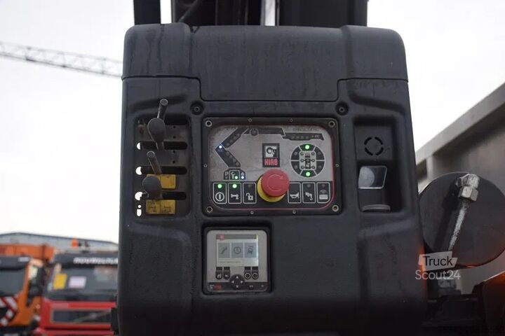 Tovornjak z žerjavom DAF CF 530