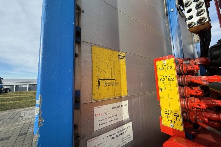 Jeřáb na nákladním automobilu Renault D Wide 18.380 4x2 F135A.22 / Swiss-Vehicle