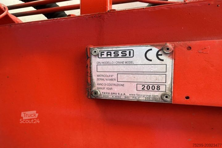 Jeřáb na nákladním automobilu Renault D Wide 18.380 4x2 F135A.22 / Swiss-Vehicle