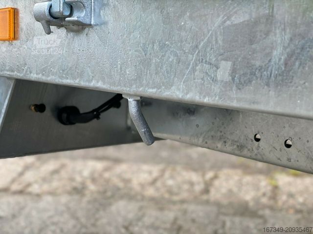 Autós utánfutó SARIS PL 256 150 1500 kg Black Edition