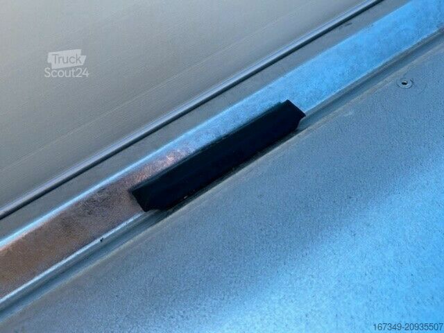 Üç yöne devirmeli römork SARIS K1 306 170 2700 E elektrisch mit Rampenschächten