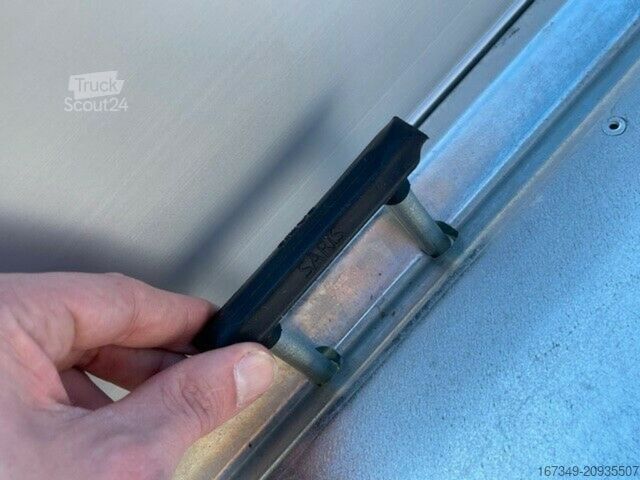 Üç yöne devirmeli römork SARIS K1 306 170 2700 E elektrisch mit Rampenschächten