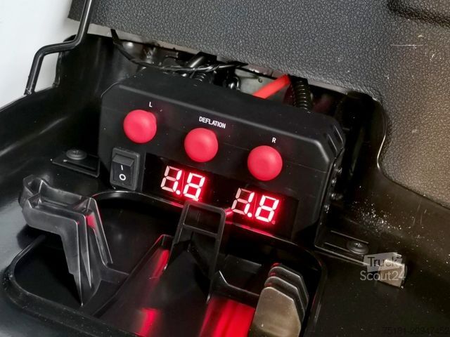 Transporter mit Kipper RENAULT Master 170DCI/AT 3-SEITEN KIPPER/ LUFT/ NEU!