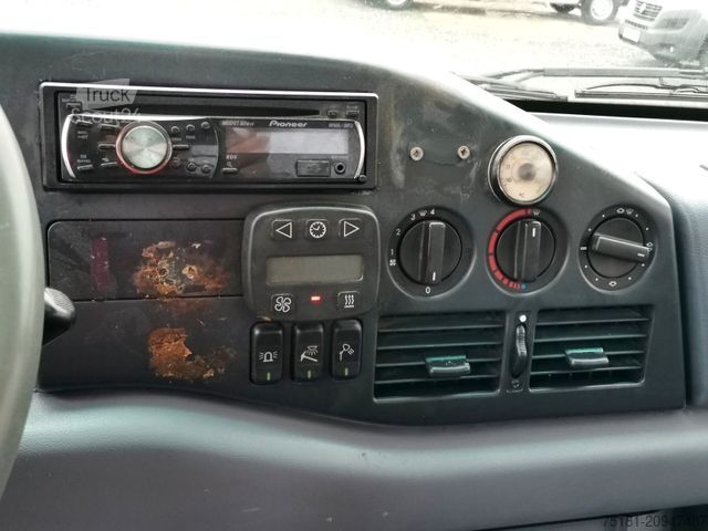 Dubă pick-up MERCEDES-BENZ SPRINTER 412D PRITSCHE 4,2M/5 SITZE/WINDE/AHK 3T