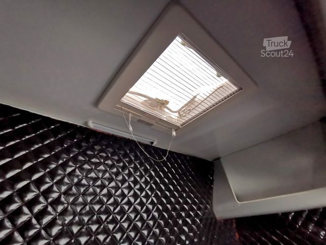 Furgon MERCEDES-BENZ Sprinter 519CDI MINI-SATTEL/ SCHLAFE/ BIS 3,5T