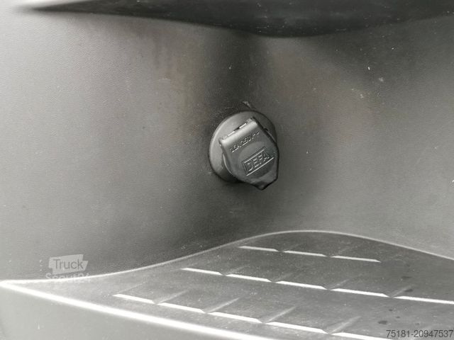 Hladilni dostavnik RENAULT Master 180/2.3 L3H2/ KÜHLKASTEN/ HEIZUNG/ 250V