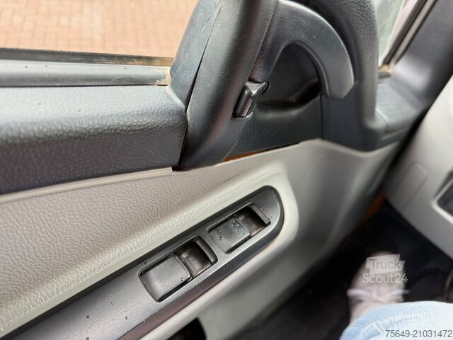 Driezijdige kipper bestelwagen Mitsubishi Fuso 6C18D 4x4 Doka Fuso 6C18D 4x4 Doka