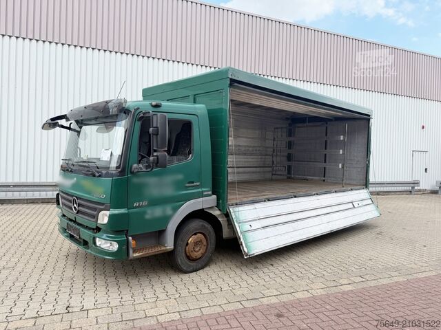 Vrachtwagen met bakwagen Mercedes-Benz Atego 818 L 4x2 Atego 818 L 4x2, Getränkekoffer, 2x AHK