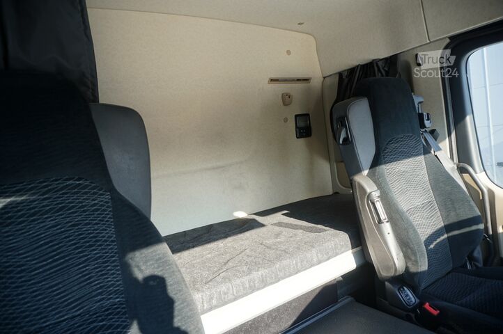 Branda Mercedes-Benz Actros 1830 4x2 E6 / Curtainsider 18 EPA