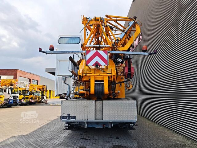Grue à tour Liebherr MK100