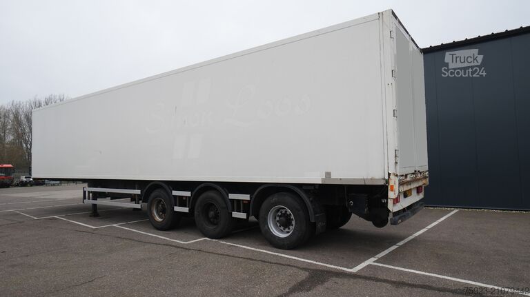 Koffer Jumbo 3 AXLE CLOSED BOX WITH CHAIN SYSTEM