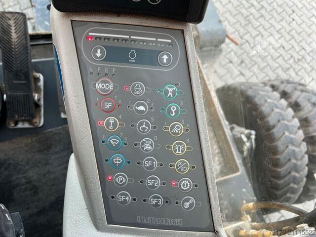 Mobiele graafmachine Liebherr A 900 C ZW Litronic / 19.616 h / 2009