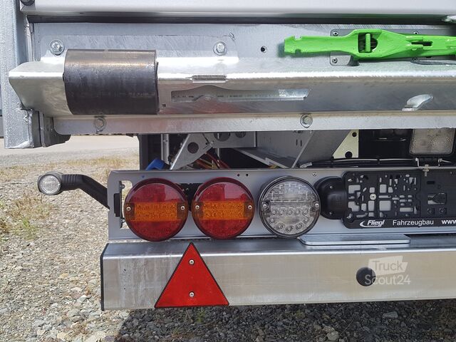 Semirimorchio con telone FLIEGL 3-Achs Gardine zum Aufbau