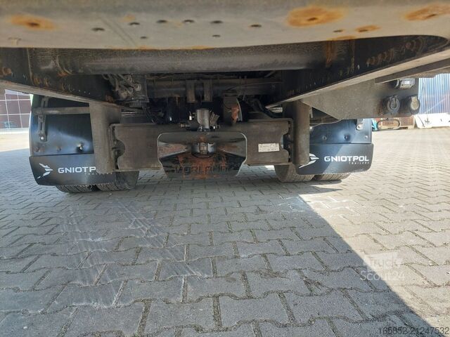 Yandan tenteli MAN TGL 8.220