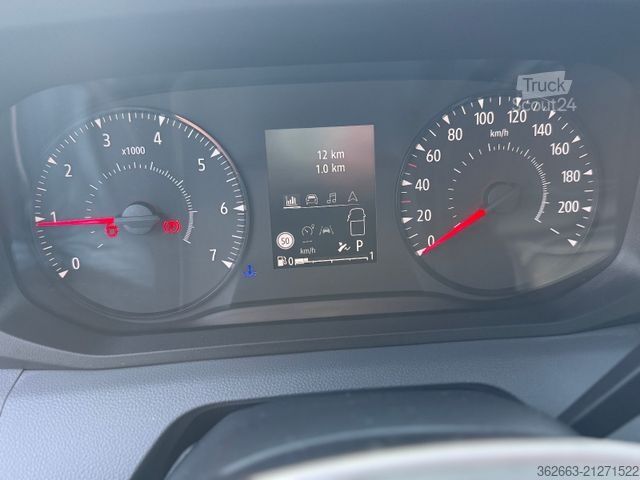 Livestock transporter RENAULT Master ZF 9-GANG AUTOM. 2025er STX, 3-Haras