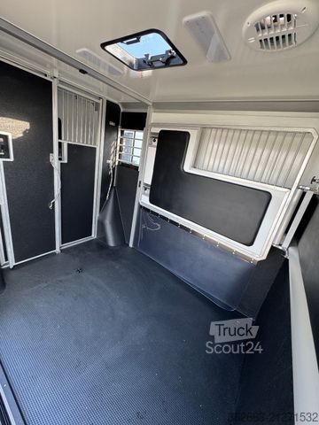 Livestock transporter RENAULT Master ZF 9-GANG AUTOM. 2025er STX, 3-Haras