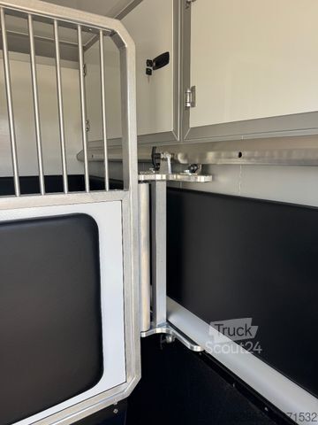 Livestock transporter RENAULT Master ZF 9-GANG AUTOM. 2025er STX, 3-Haras