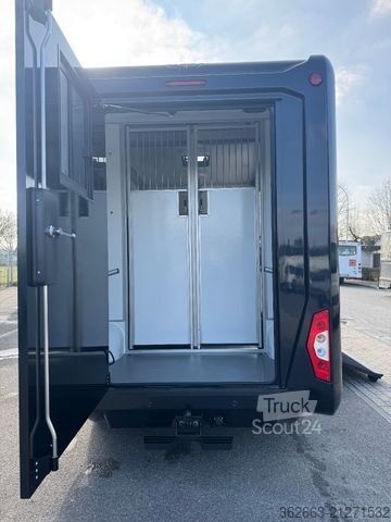 Livestock transporter RENAULT Master ZF 9-GANG AUTOM. 2025er STX, 3-Haras