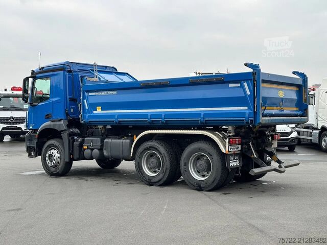 Tipper cu 3 fețe Mercedes-Benz Arocs 2643 6x4 Dreiseitenkipper Meiller SOFORT