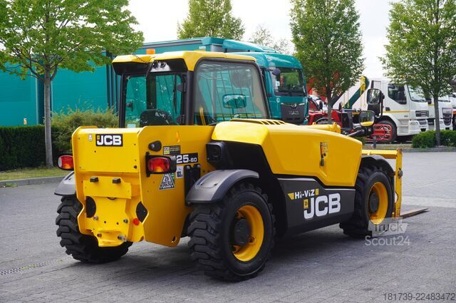 Teleskopski nakladalniki JCB 525-60T5 / 2022 / 860 MTH! / joystick