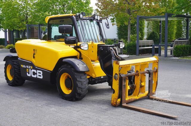Teleskopski nakladalniki JCB 525-60T5 / 2022 / 860 MTH! / joystick