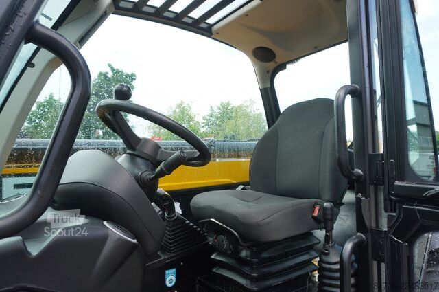 Ładowarka teleskopowa JCB 535-95 / 3.5 T / range 9.5 m / joystick