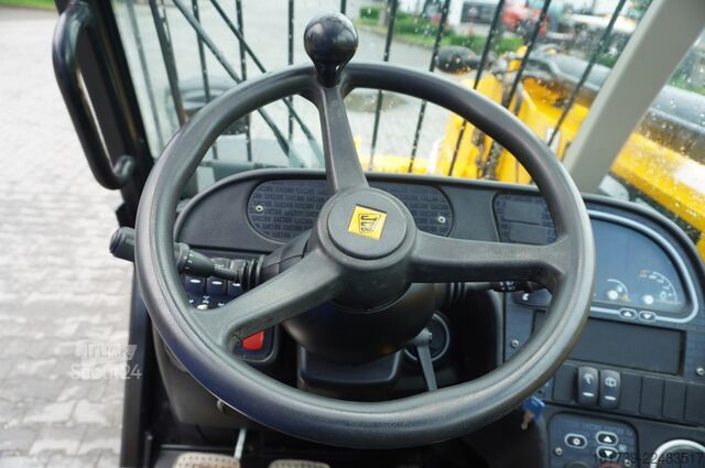 Ładowarka teleskopowa JCB 535-95 / 3.5 T / range 9.5 m / joystick