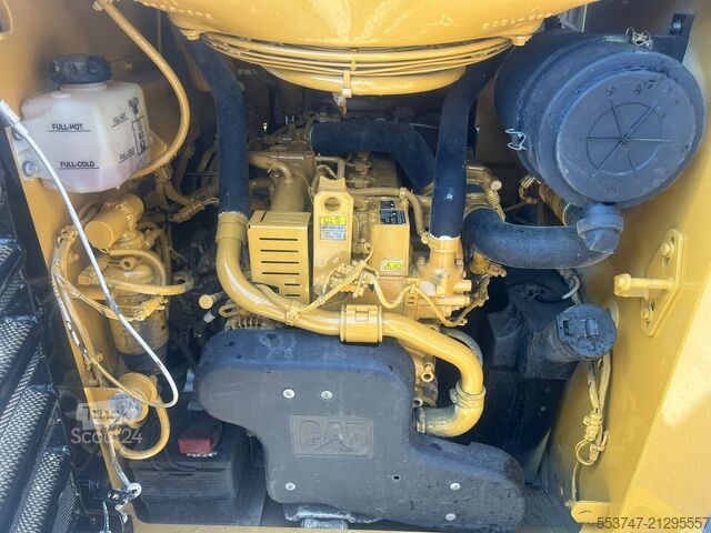 Cargadora Caterpillar 246 D3