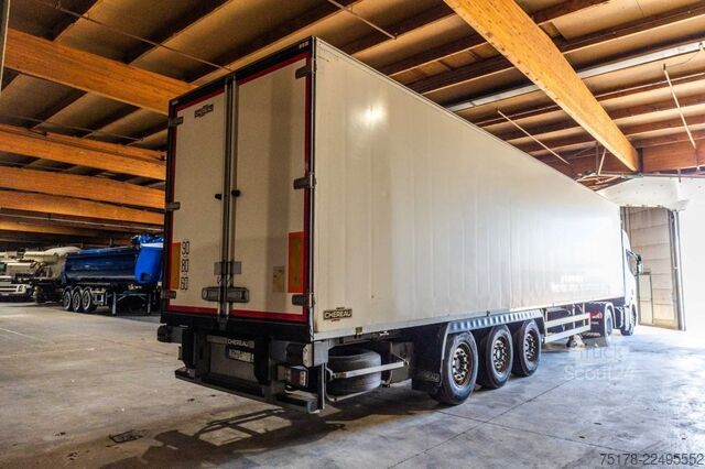 Transport refrigerat/congelat CHEREAU CHEREAU+CARRIER VECTOR 1350