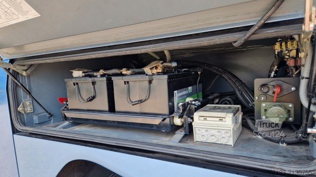 Campingvogn/autocamper Neoplan Starliner 2 XXL Wohnbus Setra