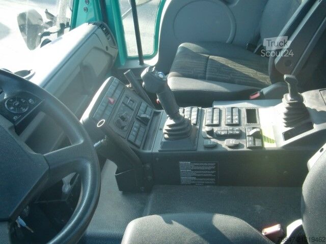 Camión volquete Unimog U 218 Vario Pilot Zapfwelle vorne AHK