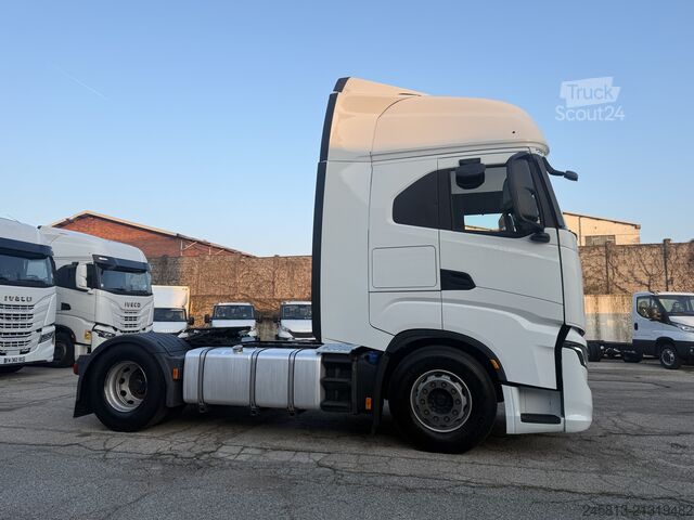 Tracteur routier standard Iveco sway 490
