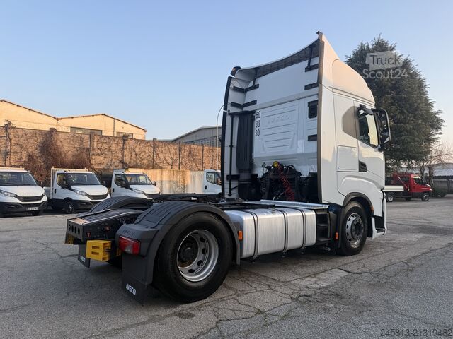 Tracteur routier standard Iveco sway 490