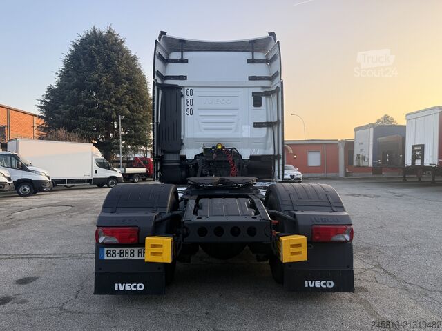 Tracteur routier standard Iveco sway 490