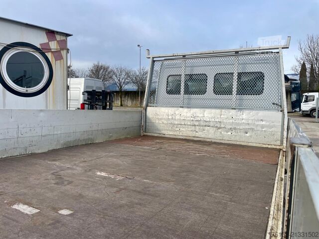 кутиевиден ван Mercedes-Benz Atego 817