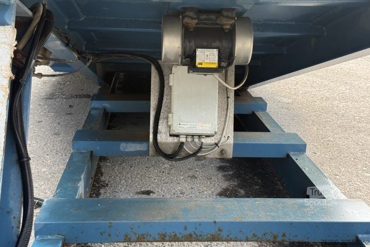 Kontejner  RTSK 12 Hochkippmulde / Swiss-Vehicle