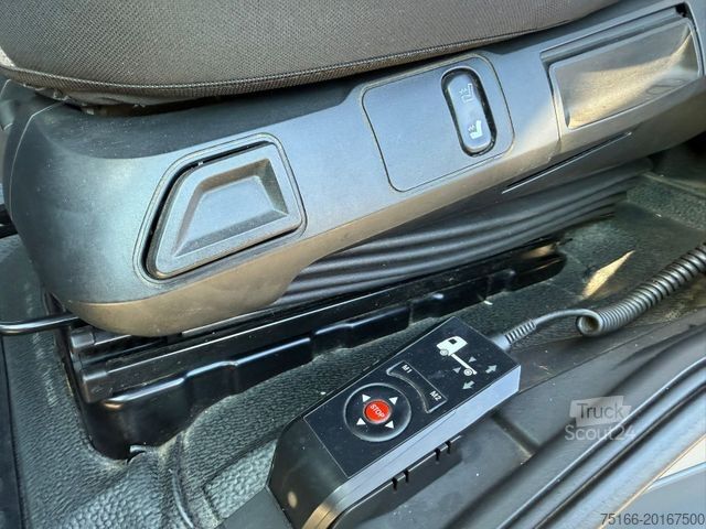 Вантажівка з платформою і тентом MERCEDES-BENZ ACTROS 1832 L Pritsche/Plane 7,2 m+AHK*NL 10,2 T