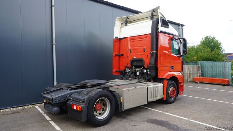 Standardni SZM Mercedes-Benz Actros 1943 tractor unit