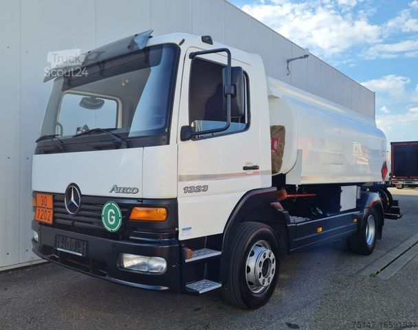 Βυτιοφόρο φορτηγό MERCEDES-BENZ 1323 Atego Esterer BJ 2001 10.300 Ltr.